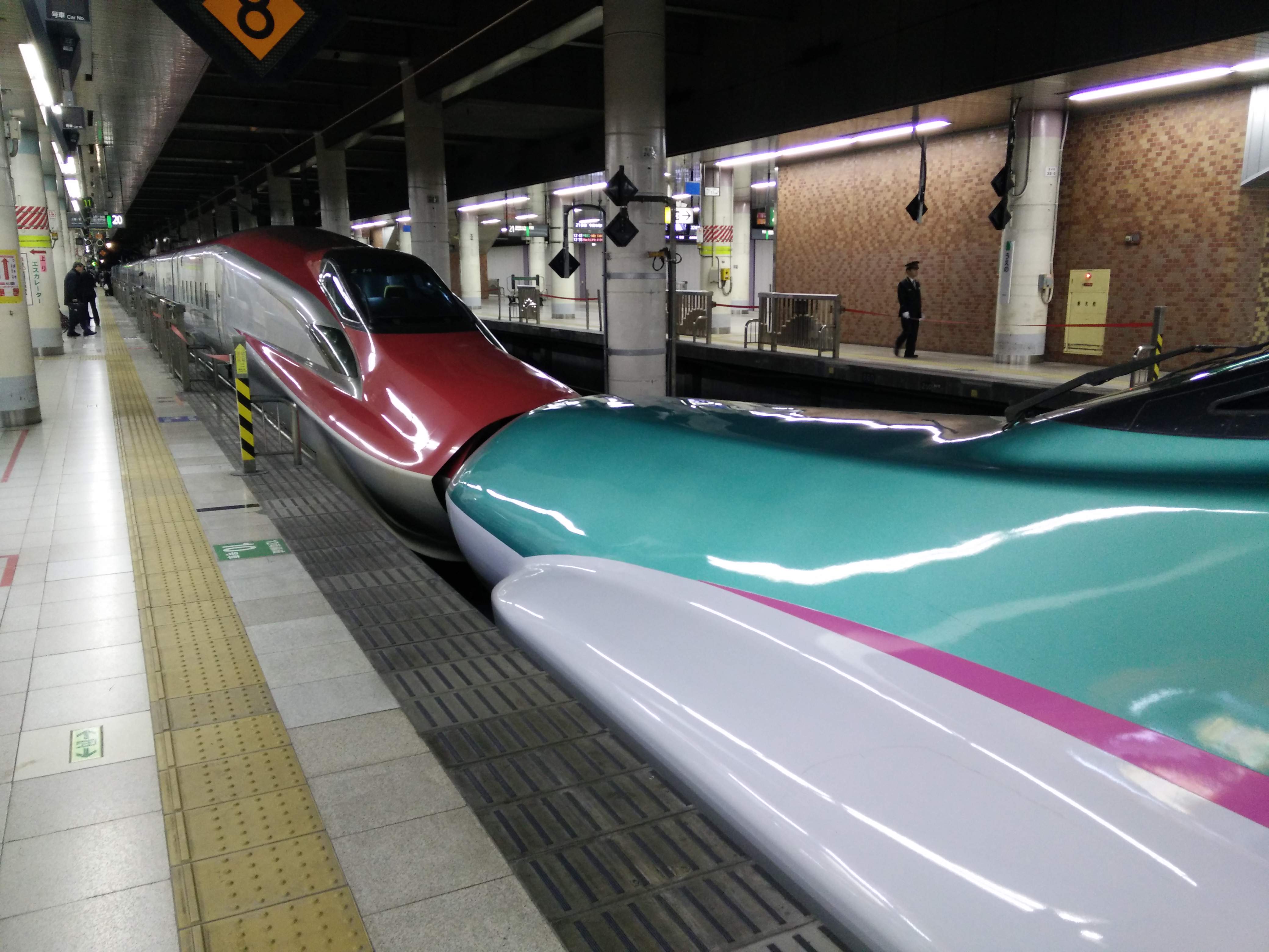 Undertegnede på tur med Shinkansen-toget i Japan fra Tokyo til Nagano station.